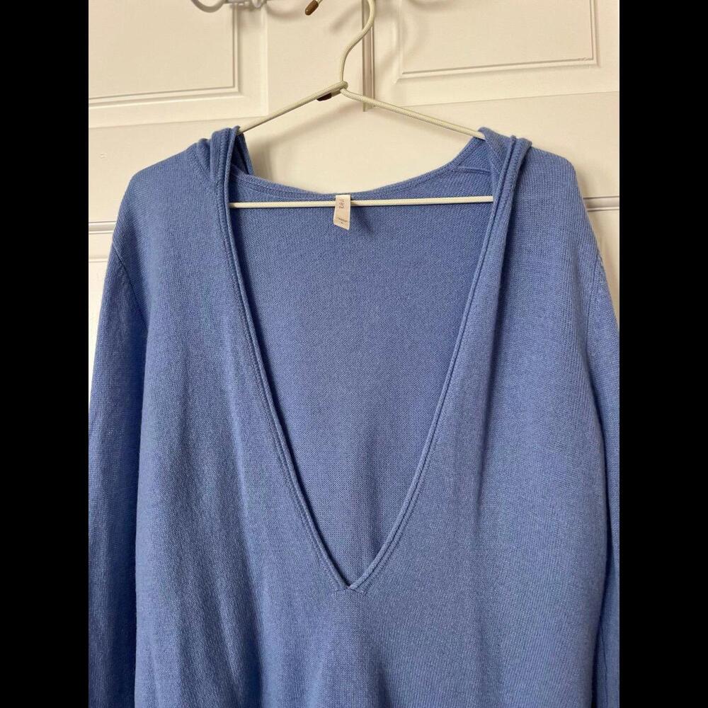 Sweater - Picture 3 of 4